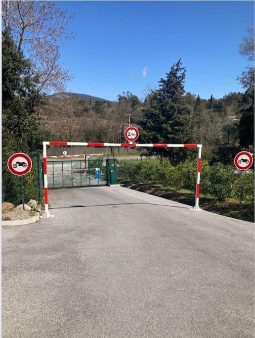 Les Restanques Bougainvillee 2051 Grimaud Exterior foto